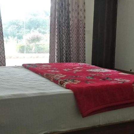 Radha Rani Mahal Khajuraho Hotel Екстериор снимка