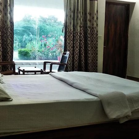 Radha Rani Mahal Khajuraho Hotel Екстериор снимка