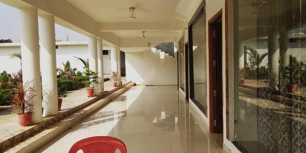 Radha Rani Mahal Khajuraho Hotel Екстериор снимка