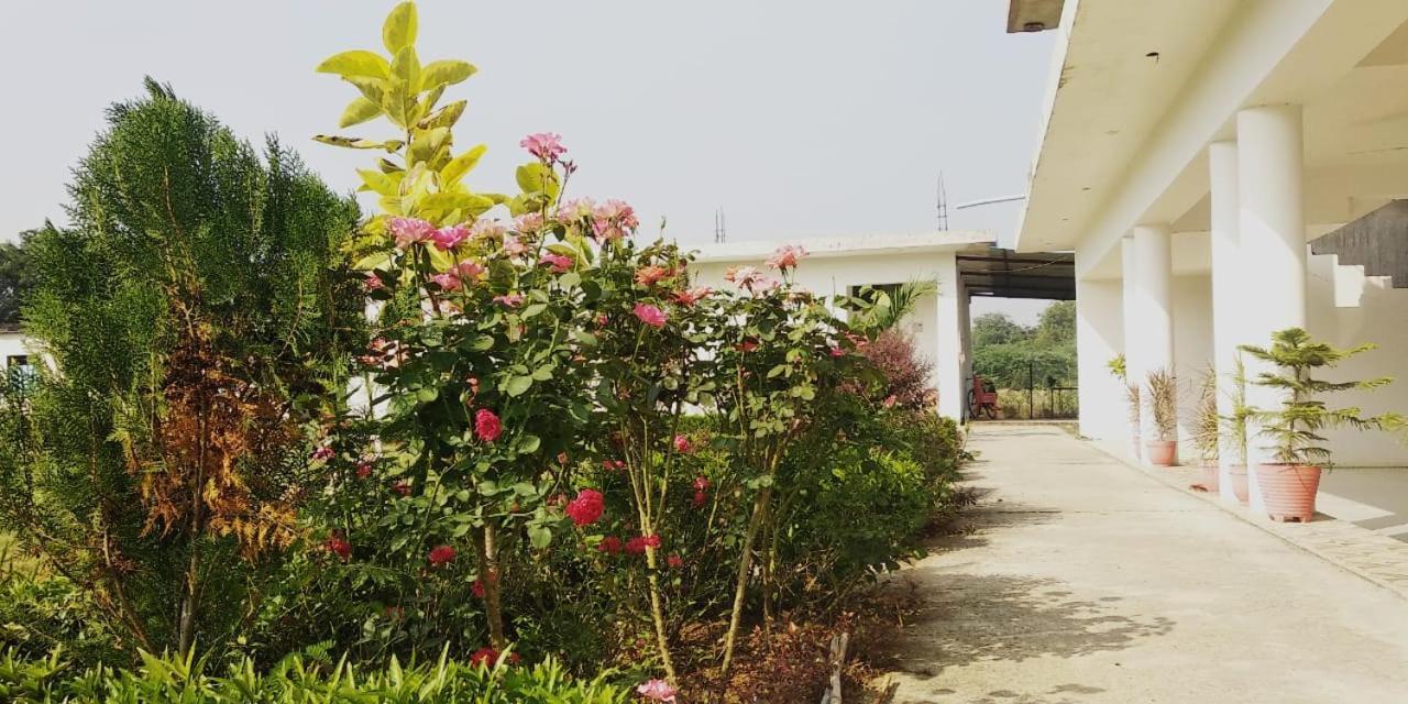 Radha Rani Mahal Khajuraho Hotel Екстериор снимка