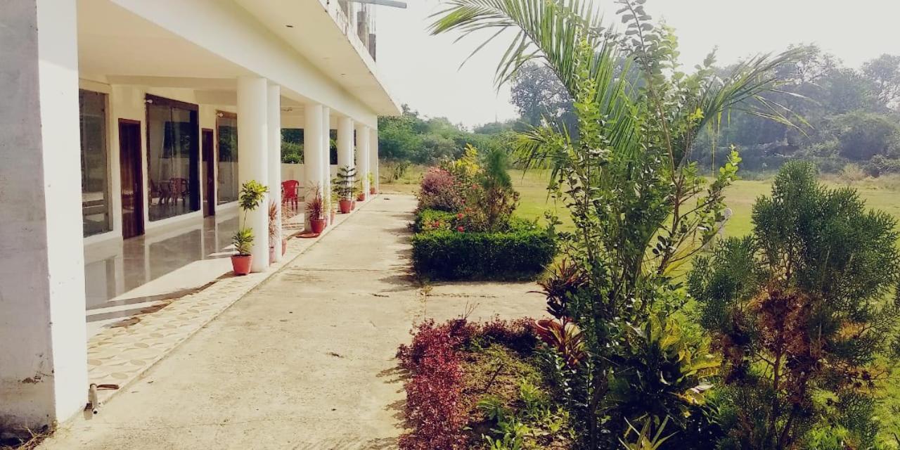 Radha Rani Mahal Khajuraho Hotel Екстериор снимка