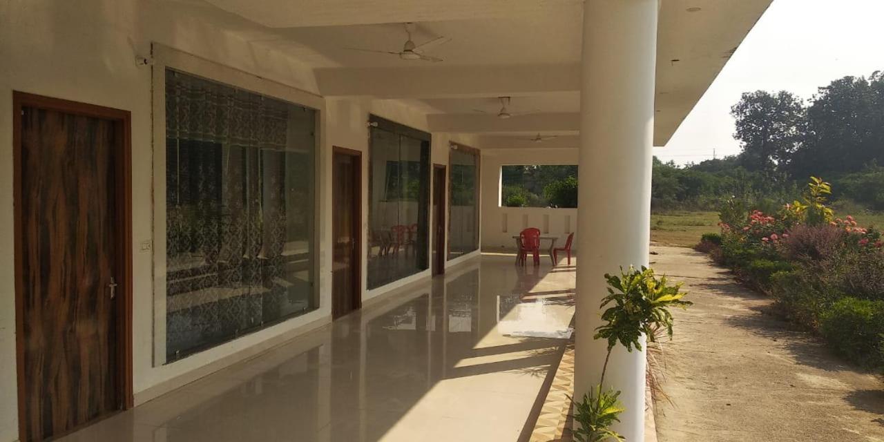 Radha Rani Mahal Khajuraho Hotel Екстериор снимка