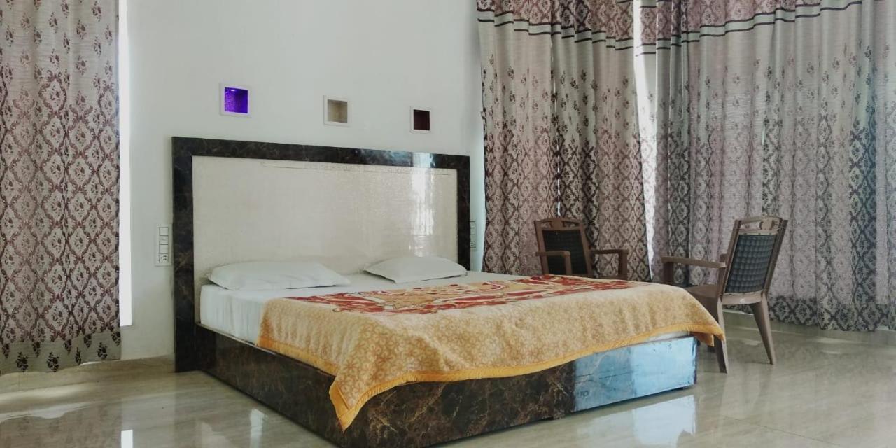 Radha Rani Mahal Khajuraho Hotel Екстериор снимка