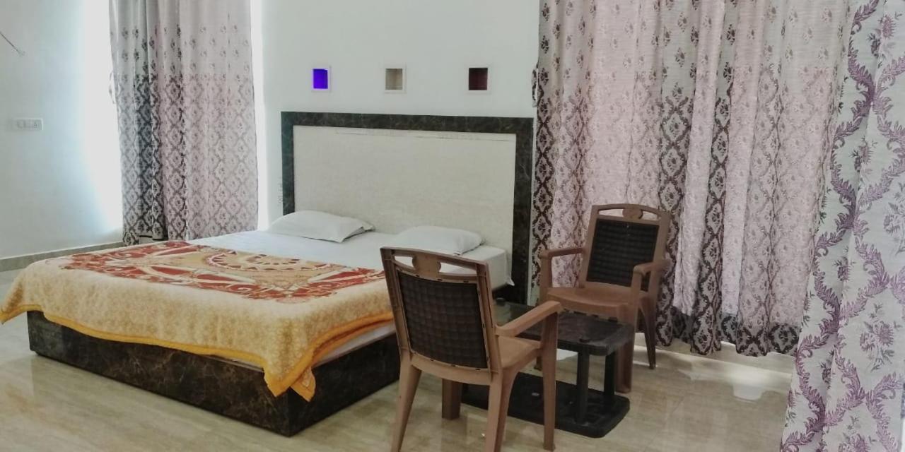 Radha Rani Mahal Khajuraho Hotel Екстериор снимка