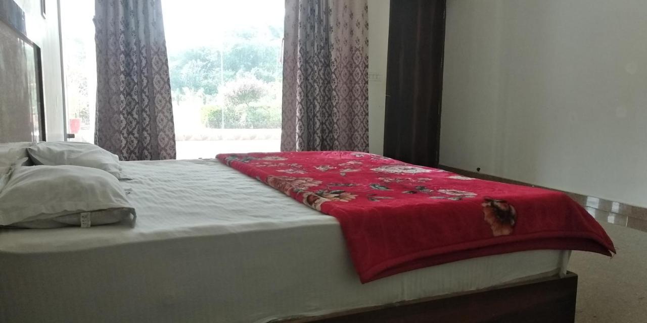Radha Rani Mahal Khajuraho Hotel Екстериор снимка