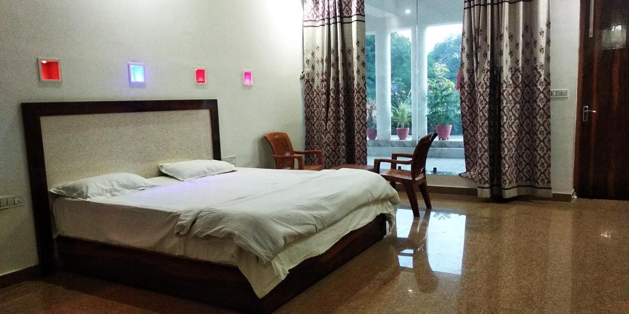 Radha Rani Mahal Khajuraho Hotel Екстериор снимка